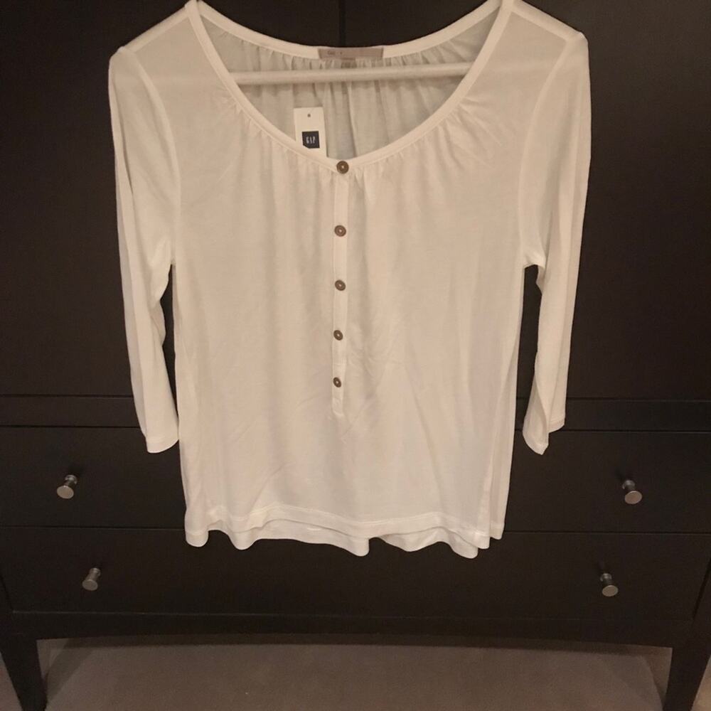 Gap 3/4 sleeve shirt cream Medium NWT
